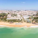 Entire 5min From Oura Apartment *