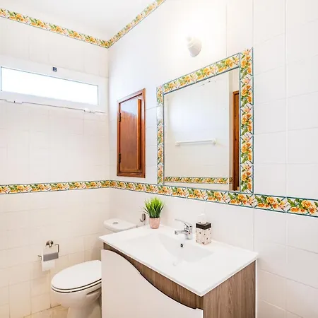 Entire 5min From Oura Apartment