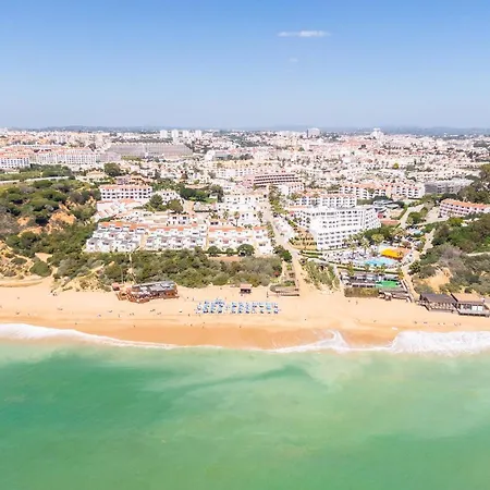 Entire 5min From Oura Apartment *